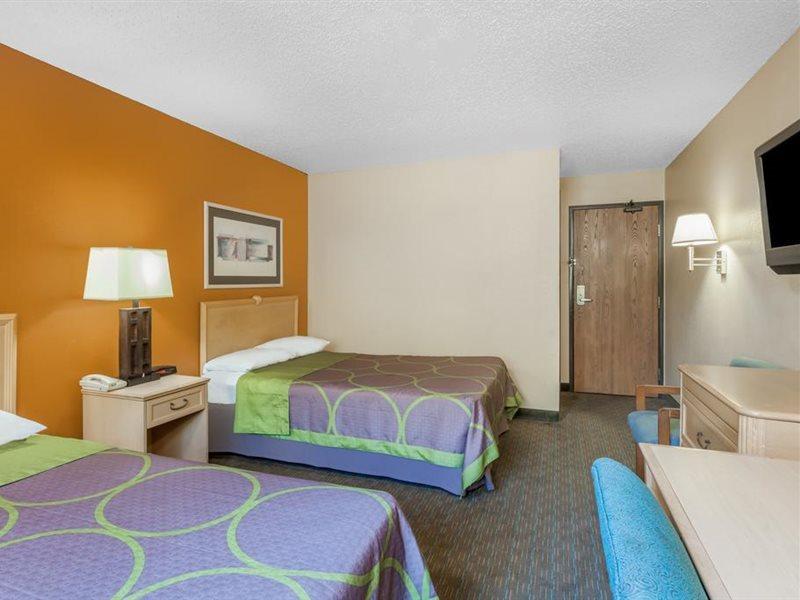 Super 8 By Wyndham Charlotte/Amusement Park Area Hotel Ngoại thất bức ảnh