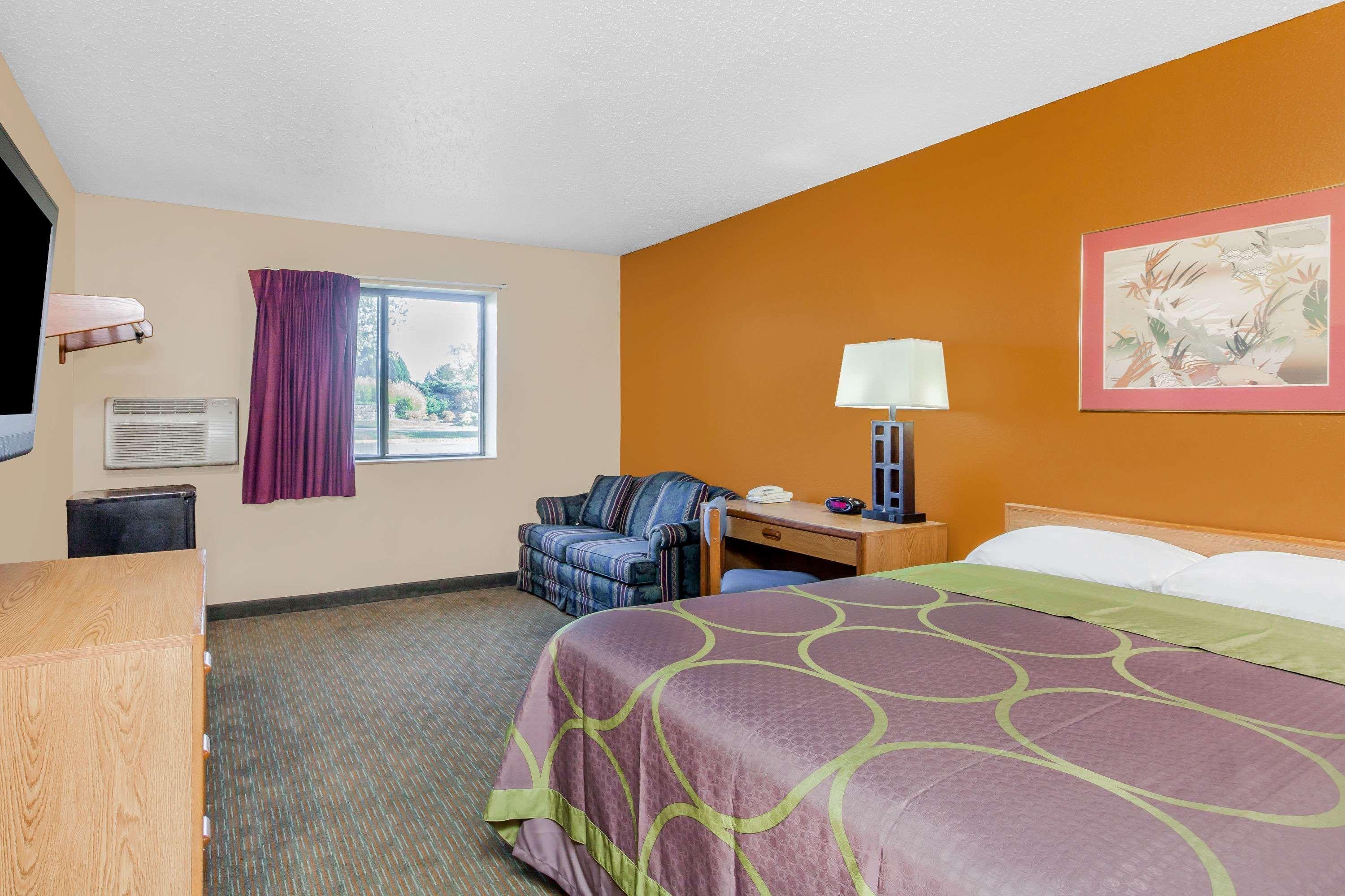 Super 8 By Wyndham Charlotte/Amusement Park Area Hotel Ngoại thất bức ảnh